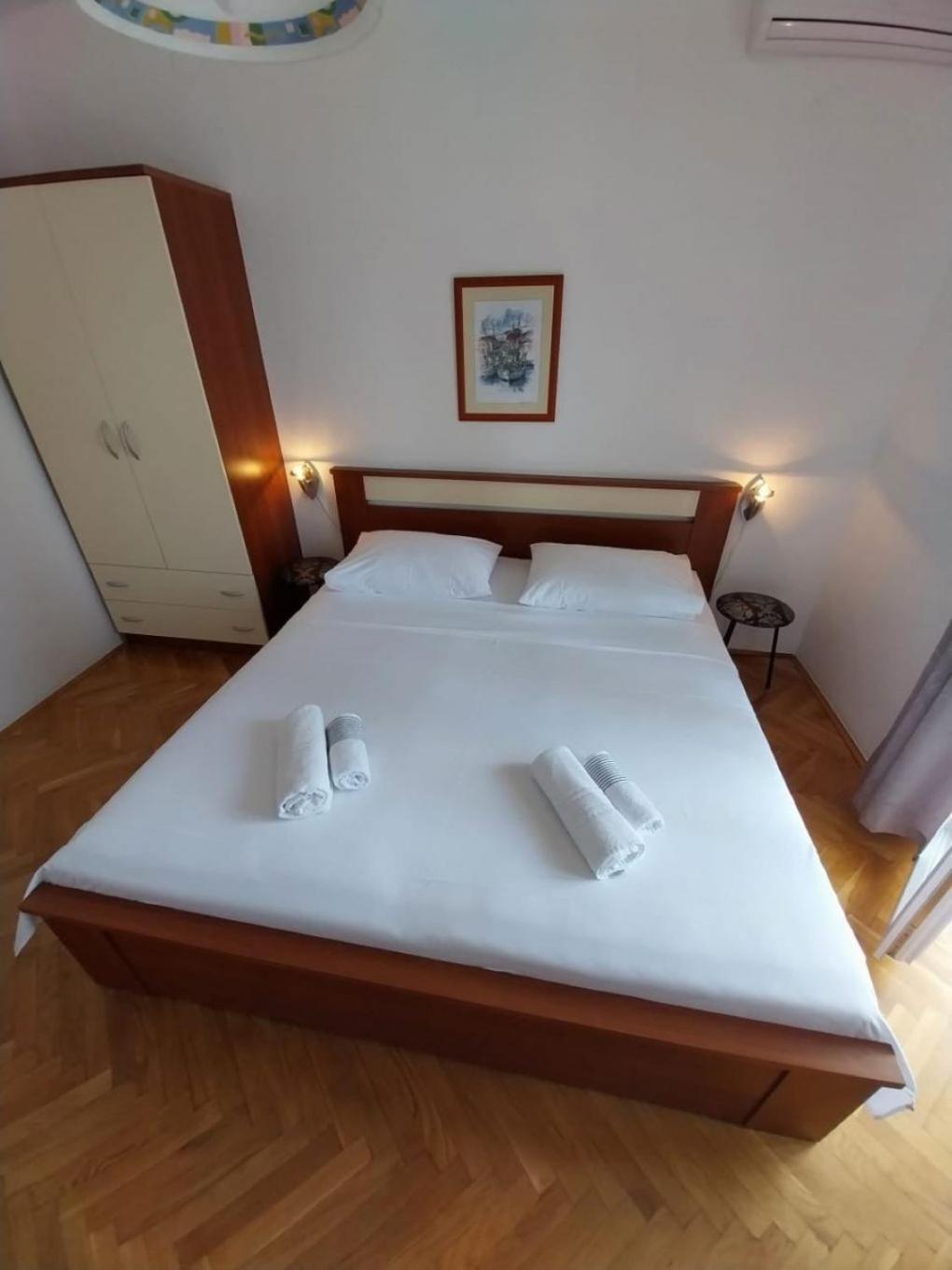 Apartments Josip Baška Voda Extérieur photo