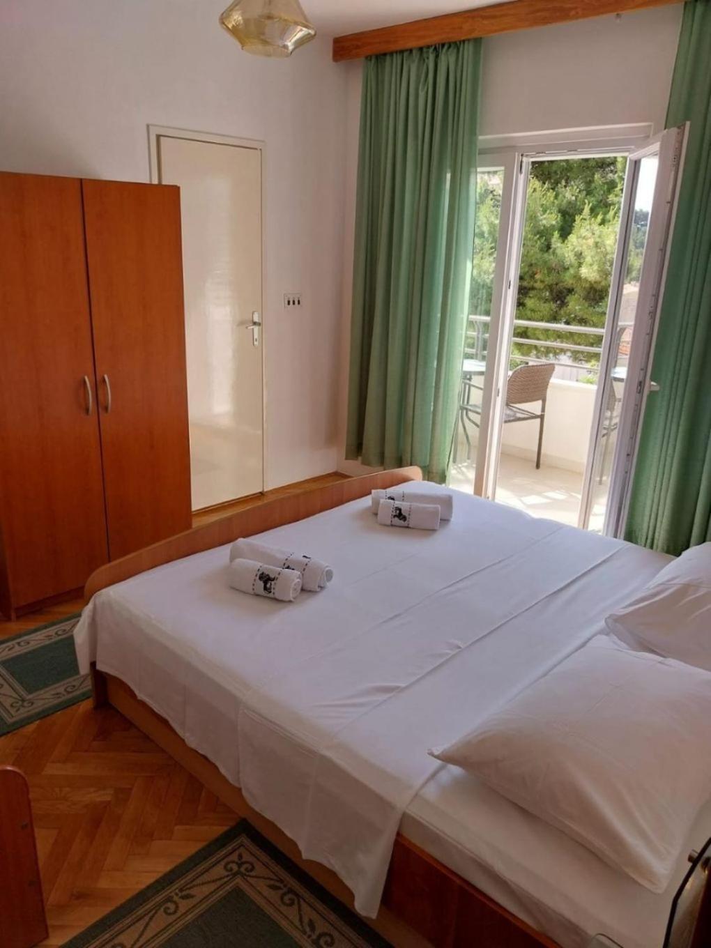 Apartments Josip Baška Voda Extérieur photo