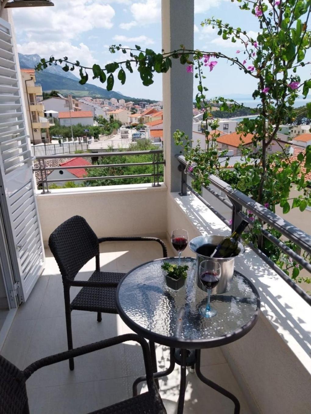 Apartments Josip Baška Voda Extérieur photo