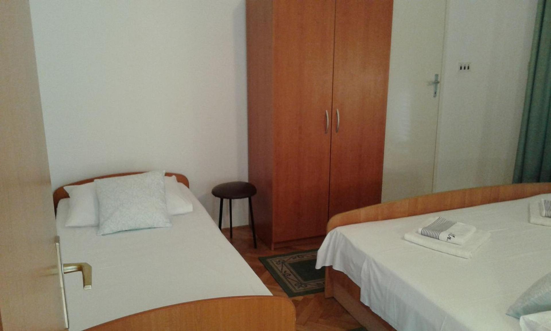 Apartments Josip Baška Voda Extérieur photo