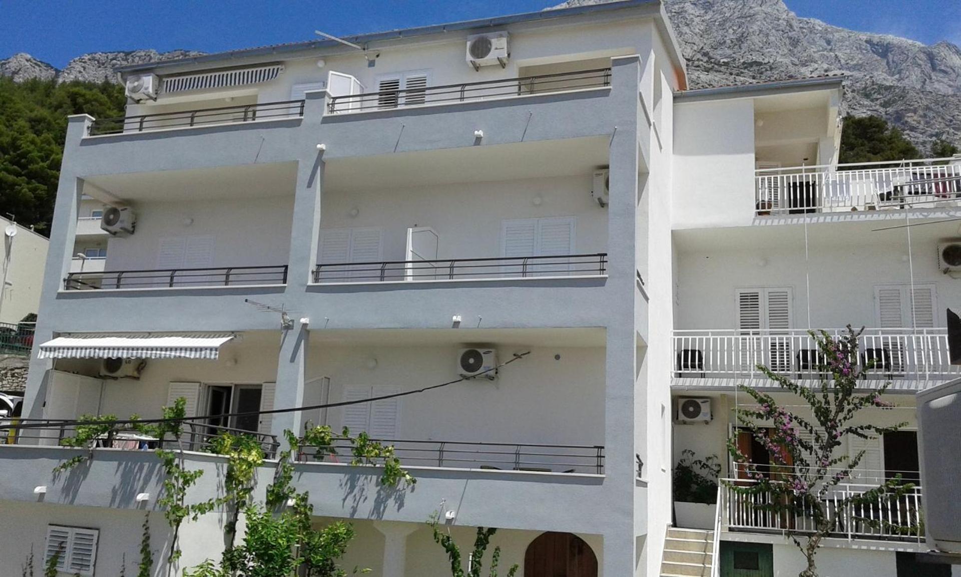 Apartments Josip Baška Voda Extérieur photo